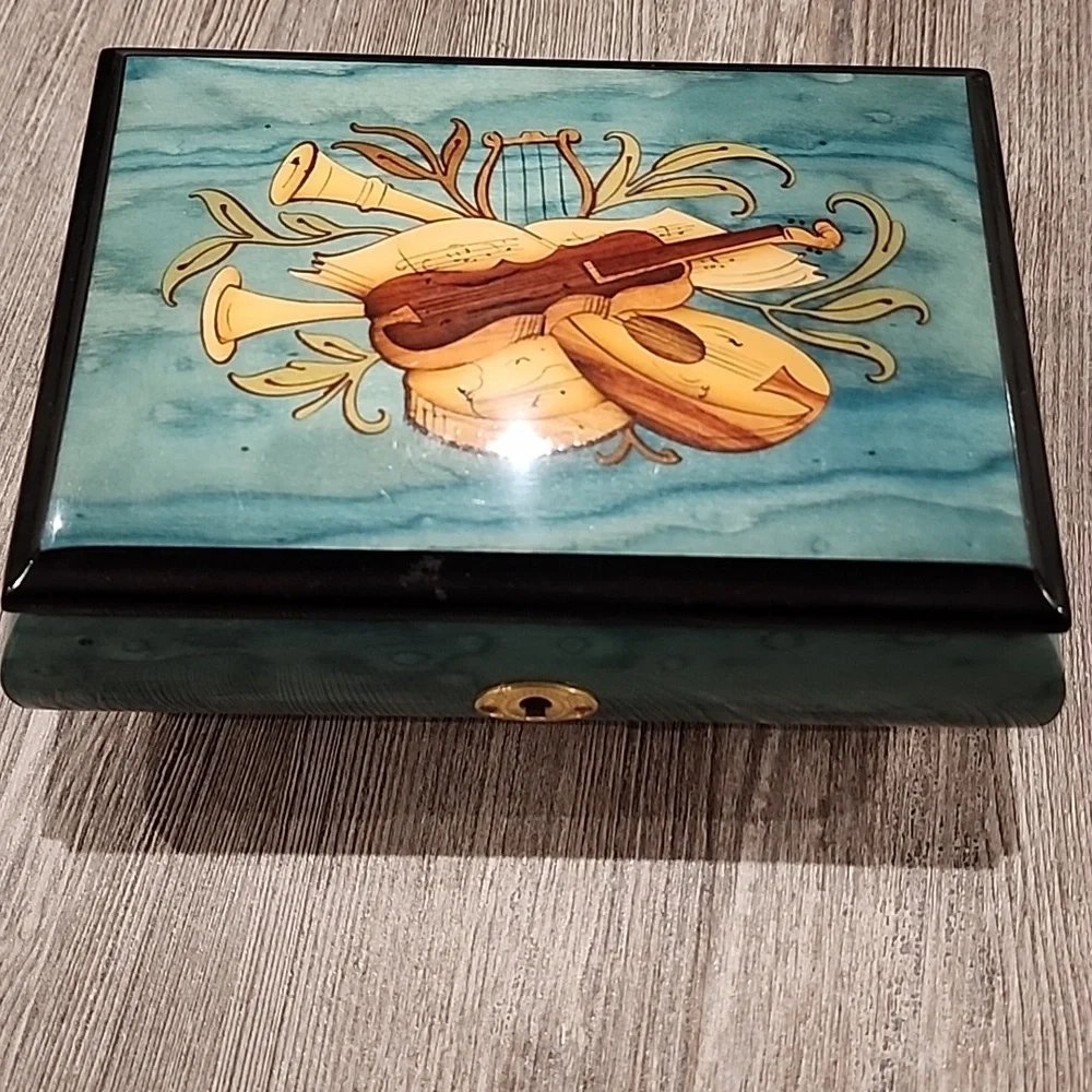 Music box made in Italy